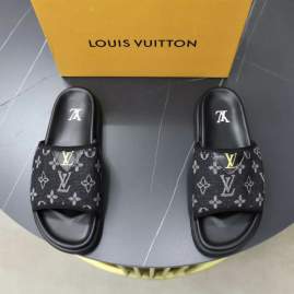 Picture of Louis Vuitton Slippers _SKULVsz38-45hnx05021510